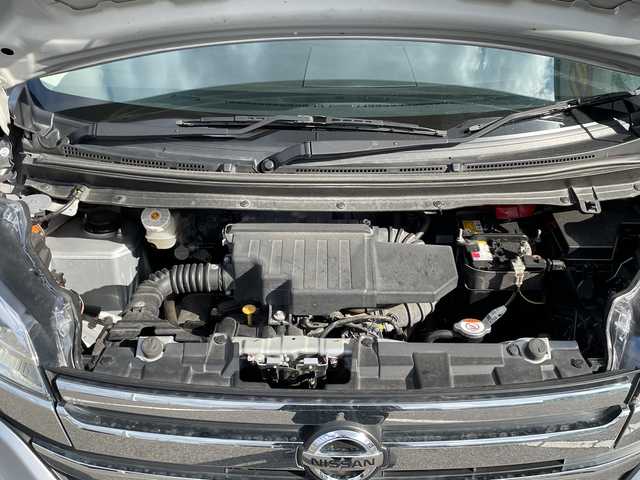 日産 デイズ ルークス ハイウェイスターX 福岡県 2015(平27)年 5.8万km クールシルバー 純正ナビ/【CD.DVD.Bluetooth.フルセグTV】/アラウンドビューモニター/衝突軽減ブレーキ/ETC/片側パワースライドドア/キセノンヘッドライト/オートライト/アイドリングストップ/純正アルミホイール/プッシュスタート/スマートキー