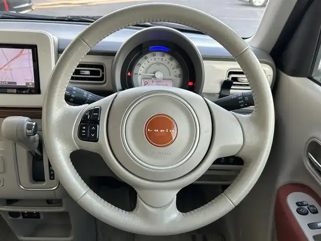 スズキ ラパン S セレクション 茨城県 2018(平30)年 4.3万km フィズブルーパールメタリック/ホワイト ・社外SDナビ(CD/DVD/BT/TV/FM/AM)/・ETC/・衝突被害軽減システム/・前席シートヒーター/・ステアリングスイッチ/・純正フロアマット/・純正ドアバイザー/・プッシュスタート/・アイドリングストップ