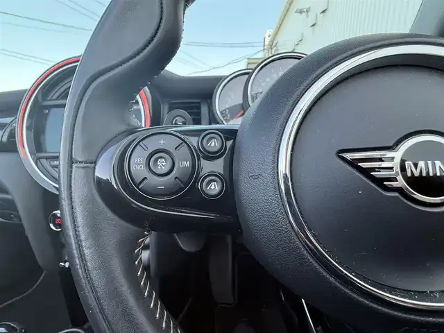 ＭＩＮＩ ミニ クーパー S コンバーチブル 佐賀県 2020(令2)年 4.9万km MINI Yoursエニグマティックブラック 純正SDナビ(AM/FM/BT)/バックモニター/ドラレコ/ETC/横滑り防止装置/クリアランスソナー/レーダークルーズコントロール/シートヒーター/アイドリングストップ/USB/純正フロアマット/純正LEDヘッドライト/純正18インチアルミホイール