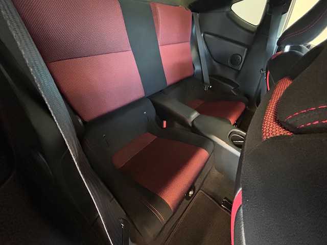 トヨタ ８６ GT 静岡県 2012(平24)年 9.8万km クリスタルブラックシリカ (株)IDOMが運営する【じしゃロン浜松店】の自社ローン専用車両になりますこちらは現金またはオートローンご利用時の価格です。自社ローンご希望の方は別途その旨お申付け下さい/社外ナビ（AVIC-ZH99）/CD/DVD/AM/FM/Bluetooth/フルセグテレビ/スマートキー/パドルシフト/社外スロットルコントローラー/バックカメラ/社外マフラー/ドアバイザー/フォグランプ