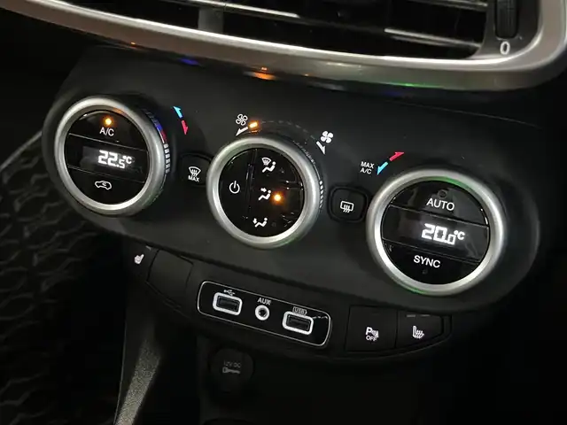 フィアット ５００Ｘ クロス 山形県 2019(令1)年 3.9万km BIANCO GHIACCIO 純正ディスプレイオーディオ/バックカメラ/AppleCarplay/アダプティブクルーズコントロール/レーンキープアシスト/ブラインドスポットモニター/ブラウンレザーシート/シートヒーター/フォグランプ/LEDヘッドライト/パドルシフト/コーナーセンサー
