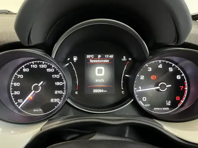 フィアット ５００Ｘ クロス 山形県 2019(令1)年 3.9万km BIANCO GHIACCIO 純正ディスプレイオーディオ/バックカメラ/AppleCarplay/アダプティブクルーズコントロール/レーンキープアシスト/ブラインドスポットモニター/ブラウンレザーシート/シートヒーター/フォグランプ/LEDヘッドライト/パドルシフト/コーナーセンサー