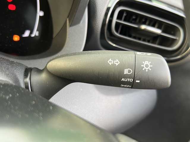 トヨタ ヤリスクロス G 茨城県 2024(令6)年 0.6万km ベージュ ワンオーナー/純正ディスプレイオーディオ＆ナビ機能付き/(地デジTV・BT・USB・ラジオ再生)/レーダークルーズコントロール/レーンアシスト/プリクラッシュセーフティ/コーナーセンサー/バックカメラ/ドライブレコーダー/ETC/オートライト/LEDヘッドライト/純正16inアルミホイール/スマートキー/スペアキー/取扱説明書/保証書
