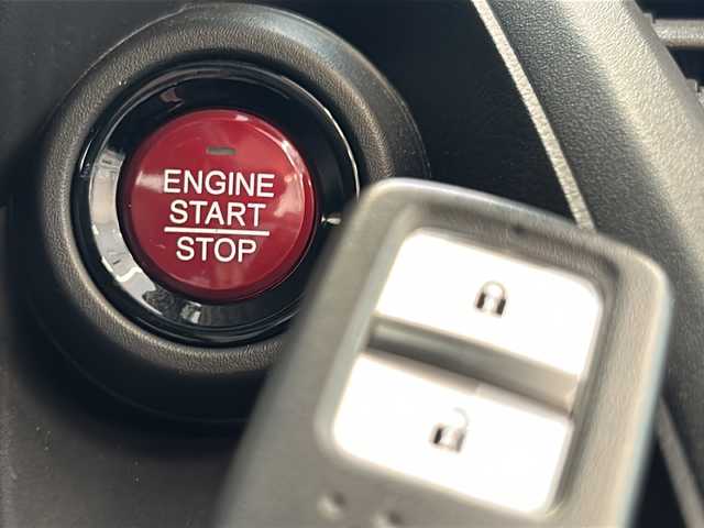 ホンダ Ｓ６６０ β 岐阜県 2018(平30)年 2.3万km ナイトホークブラックパール ６MT/社外マフラー（ＳＰＯＯＮ）/ＬＥＤヘッドライト/オートライト/プッシュスタート/スマートキー/スペアキー/ステアリングスイッチ/iPod対応USBプレーヤー/AM・FMチューナー/オートエアコン/横滑り防止/ＵＳＢポート/シガーソケット/純正フロアマット
