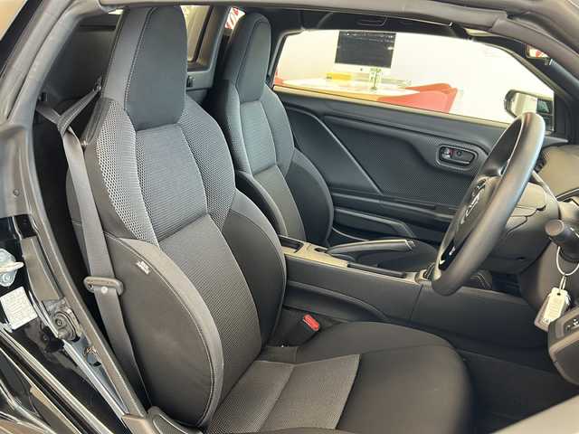ホンダ Ｓ６６０ β 岐阜県 2018(平30)年 2.3万km ナイトホークブラックパール ６MT/社外マフラー（ＳＰＯＯＮ）/ＬＥＤヘッドライト/オートライト/プッシュスタート/スマートキー/スペアキー/ステアリングスイッチ/iPod対応USBプレーヤー/AM・FMチューナー/オートエアコン/横滑り防止/ＵＳＢポート/シガーソケット/純正フロアマット