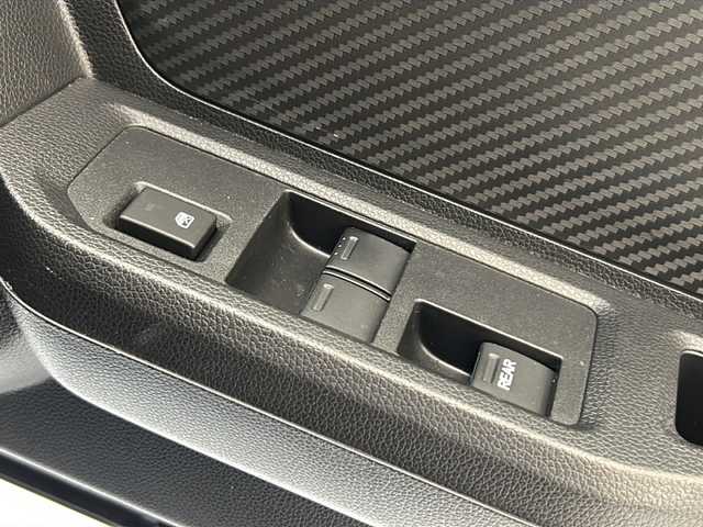 ホンダ Ｓ６６０ β 岐阜県 2018(平30)年 2.3万km ナイトホークブラックパール ６MT/社外マフラー（ＳＰＯＯＮ）/ＬＥＤヘッドライト/オートライト/プッシュスタート/スマートキー/スペアキー/ステアリングスイッチ/iPod対応USBプレーヤー/AM・FMチューナー/オートエアコン/横滑り防止/ＵＳＢポート/シガーソケット/純正フロアマット