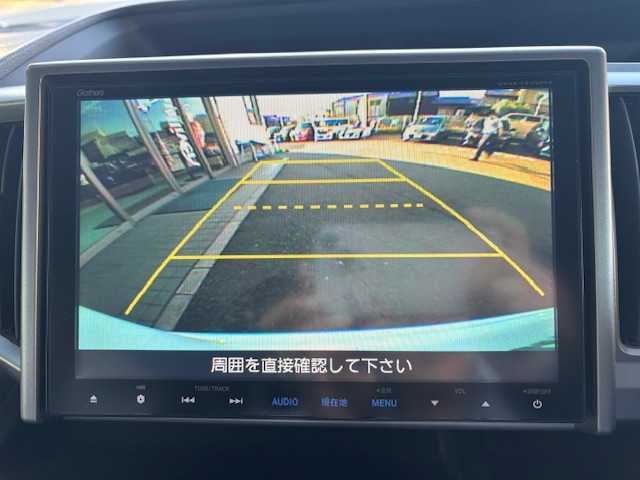 ホンダ ステップワゴン スパーダ Z クールスピリット 愛知県 2014(平26)年 16.1万km ホワイトオーキッドパール 4WD/バックカメラ/後席モニター/Gathers９インチSDナビ/SD/DVD/Bluetooth/フルセグTV/100V充電/両側パワースライドドア/クルーズコントロール/パドルシフト/ビルトインETC/純正フロアマット/純正アルミホイール/チップアップシート/ウォークスルー/スマートキー/スペアキー/保証書/取扱説明書