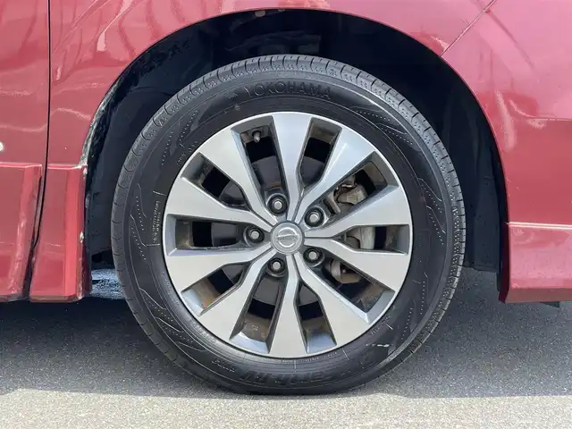 日産 セレナ ハイウェイスター 茨城県 2017(平29)年 5.6万km マルーンレッド 2トーン 純正ナビ/【ウォークマン・USB・SD・ラジオ・TV・BT・CD・iPod・VTR・AUX】/クルコン/ETC/Bカメラ/片側パワスラ/アイドリングストップ/ステリモ/オートライト/ヘッドライトレベライザー/Fフォグ/後席AAC/純正フロアマット/純正アルミホイール/電格ミラー/ウインカーミラー/ドアバイザー