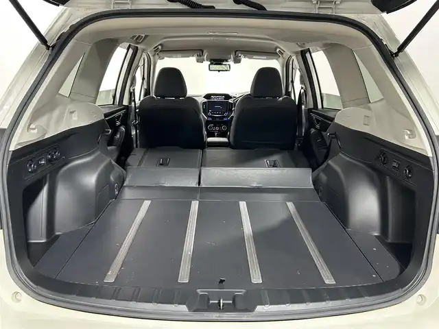 スバル フォレスター X－ブレイク 大阪府 2019(平31)年 4万km クリスタルホワイトP 純正ナビＴＶ　４ＷＤ　ルーフレール　バックカメラ　ＥＴＣ　シートヒーター　クルーズコントロール　パワーシート　レーンアシスト　デジタルインナーミラー　オートライト　ＬＥＤヘッドライト　フォグランプ