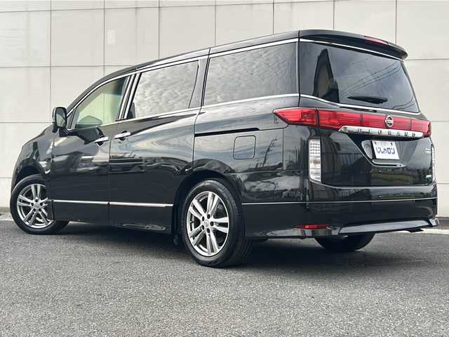 日産 エルグランド 250ハイウェイスター ブラックレザー 埼玉県 2013(平25)年 13.3万km ファントムブラック (株)IDOMが運営する【じしゃロン熊谷店】の自社ローン専用車両になりますこちらは現金またはオートローンご利用時の価格です。自社ローンご希望の方は別途その旨お申付け下さい/社外メモリーナビ　AVIC-RL712/ CD/DVD/DTV/Bluetooth/フリップダウンモニター　PCX-R3300/前席シートヒーター/前席パワーシート/両側パワースライドドア/バックカメラ/ビルトインETC/純正フロアマット/純正18インチAW/スマートキー