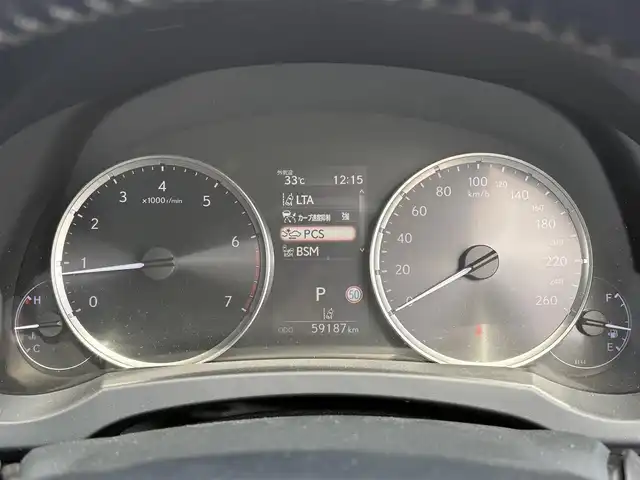 レクサス ＩＳ 300 大分県 2021(令3)年 6万km グラファイトブラックガラスフレーク ・純正ナビ(CD/DVD/SD/USB/AUX/BT/Miracast)/・全方位カメラ/・フルセグテレビ/・ムーンルーフ/・赤シート/・プリクラッシュセーフティ/・ブラインドスポットモニター/・コーナーセンサー/・ETC 2.0/・ドライブレコーダー/・オートハイビーム/・レーダークルーズコントロール/・パドルシフト/・パワーシート/・シートヒーター/・スマートキー/・純正アルミホイール