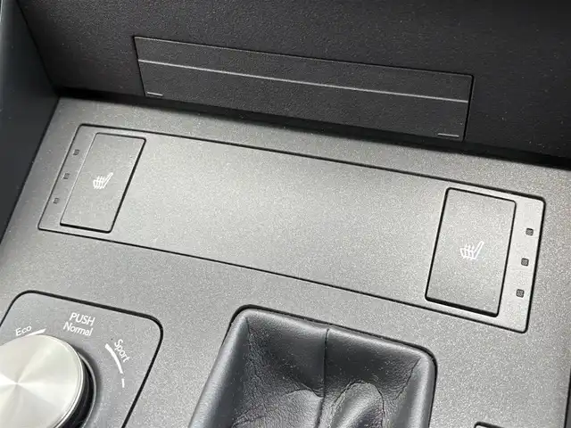 レクサス ＩＳ 300 大分県 2021(令3)年 6万km グラファイトブラックガラスフレーク ・純正ナビ(CD/DVD/SD/USB/AUX/BT/Miracast)/・全方位カメラ/・フルセグテレビ/・ムーンルーフ/・赤シート/・プリクラッシュセーフティ/・ブラインドスポットモニター/・コーナーセンサー/・ETC 2.0/・ドライブレコーダー/・オートハイビーム/・レーダークルーズコントロール/・パドルシフト/・パワーシート/・シートヒーター/・スマートキー/・純正アルミホイール