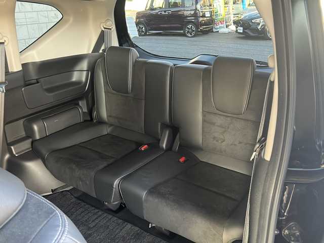 ホンダ フリード ハイブリット モデューロX 神奈川県 2023(令5)年 2.1万km クリスタルブラックパール 純正ナビ（CD/DVD/AM/FM/SD/BT/フルセグTV)/バックカメラ/前後ドライブレコーダー/レーダークルーズコントロール/ETC2.0/KYBサスペンション/両側パワースライドドア/レーンキープアシスト/横滑り防止装置/コーナーセンサー/プリクラッシュ/ハーフレザーシート/エンジンスタートボタン/オートライト/純正フロアマット/純正アルミホイール/スペアキー×１/保証書/取扱説明書