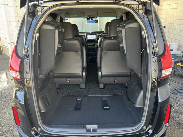 ホンダ フリード ハイブリット モデューロX 神奈川県 2023(令5)年 2.1万km クリスタルブラックパール 純正ナビ（CD/DVD/AM/FM/SD/BT/フルセグTV)/バックカメラ/前後ドライブレコーダー/レーダークルーズコントロール/ETC2.0/KYBサスペンション/両側パワースライドドア/レーンキープアシスト/横滑り防止装置/コーナーセンサー/プリクラッシュ/ハーフレザーシート/エンジンスタートボタン/オートライト/純正フロアマット/純正アルミホイール/スペアキー×１/保証書/取扱説明書