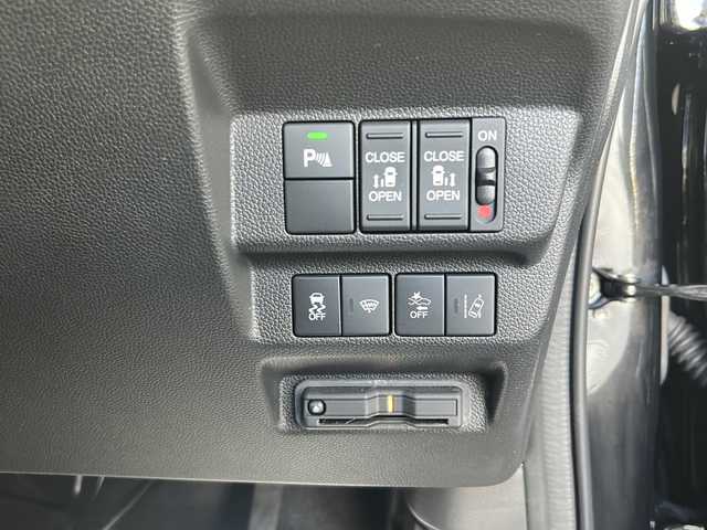 ホンダ フリード ハイブリット モデューロX 神奈川県 2023(令5)年 2.1万km クリスタルブラックパール 純正ナビ（CD/DVD/AM/FM/SD/BT/フルセグTV)/バックカメラ/前後ドライブレコーダー/レーダークルーズコントロール/ETC2.0/KYBサスペンション/両側パワースライドドア/レーンキープアシスト/横滑り防止装置/コーナーセンサー/プリクラッシュ/ハーフレザーシート/エンジンスタートボタン/オートライト/純正フロアマット/純正アルミホイール/スペアキー×１/保証書/取扱説明書