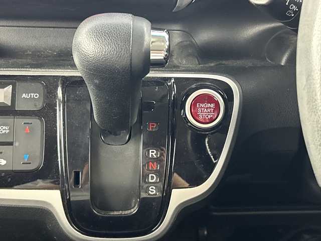 ホンダ Ｎ ＢＯＸ カスタム G ターボ Lパッケージ 愛知県 2015(平27)年 9.1万km プレミアムディープロッソパール 純正7インチＳＤナビ/（ＤＶＤ/ＣＤ/ワンセグ/Bluetooth/ＡＭ/ＦＭ）/バックカメラ/両側パワースライドドア/ハーフレザーシート/クルーズコントロール/スマートキー/キセノンライト/純正１５インチＡＷ/純正フロアマット/ＥＴＣ