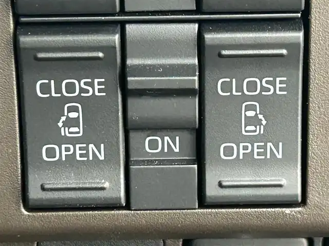 トヨタ ルーミー G 岡山県 2025(令7)年 0.1万km クールバイオレットクリスタルシャイン 純正9インチディスプレイオーディオ/【フルセグ/CarPlay/USB】/両側パワースライドドア/バックカメラ/純正フロアマット/オートライト/LEDヘッドライト/オートハイビーム/レーンキープアシスト/コーナーセンサー(前後)/踏み間違い防止装置/スペアキー/HDMI接続