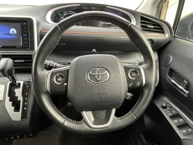 トヨタ シエンタ ハイブリッド G クエロ 熊本県 2020(令2)年 4.1万km ベージュ 禁煙車　/ワンオーナー/社外ナビMDV-S707W（CD・DVD・フルセグ・BT・SD・ipod）　/社外前後ドライブレコーダー（ZDRー０１５）　/バックカメラ　/クルーズコントロール/両側パワースライドドア　/ビルトインＥＴＣ　/前席シートヒーター　/ステアリングヒーター　/衝突軽減ブレーキ　/レーンキープアシスト　/レーンデェパーチャアラート/駐車時支援パーキングサポートシステム/先行車発進お知らせ機能/横滑り防止/前後クリアランスソナー/ハーフレザーシート/純正フロアマット/オートライト/LEDヘッドライト/オートマチックハイビーム/フォグランプ/スマートキー/プッシュスタート/スペアキー1本/保証書/取扱説明書