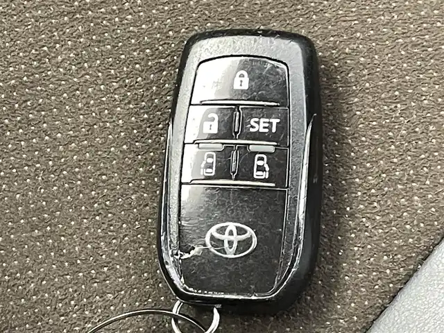 トヨタ シエンタ ハイブリッド G クエロ 熊本県 2020(令2)年 4.1万km ベージュ 禁煙車　/ワンオーナー/社外ナビMDV-S707W（CD・DVD・フルセグ・BT・SD・ipod）　/社外前後ドライブレコーダー（ZDRー０１５）　/バックカメラ　/クルーズコントロール/両側パワースライドドア　/ビルトインＥＴＣ　/前席シートヒーター　/ステアリングヒーター　/衝突軽減ブレーキ　/レーンキープアシスト　/レーンデェパーチャアラート/駐車時支援パーキングサポートシステム/先行車発進お知らせ機能/横滑り防止/前後クリアランスソナー/ハーフレザーシート/純正フロアマット/オートライト/LEDヘッドライト/オートマチックハイビーム/フォグランプ/スマートキー/プッシュスタート/スペアキー1本/保証書/取扱説明書