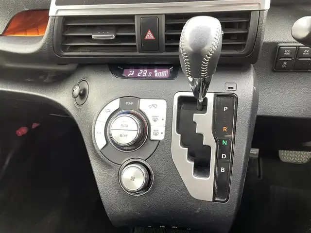 トヨタ シエンタ ハイブリッド G クエロ 熊本県 2020(令2)年 4.1万km ベージュ 禁煙車　/ワンオーナー/社外ナビMDV-S707W（CD・DVD・フルセグ・BT・SD・ipod）　/社外前後ドライブレコーダー（ZDRー０１５）　/バックカメラ　/クルーズコントロール/両側パワースライドドア　/ビルトインＥＴＣ　/前席シートヒーター　/ステアリングヒーター　/衝突軽減ブレーキ　/レーンキープアシスト　/レーンデェパーチャアラート/駐車時支援パーキングサポートシステム/先行車発進お知らせ機能/横滑り防止/前後クリアランスソナー/ハーフレザーシート/純正フロアマット/オートライト/LEDヘッドライト/オートマチックハイビーム/フォグランプ/スマートキー/プッシュスタート/スペアキー1本/保証書/取扱説明書