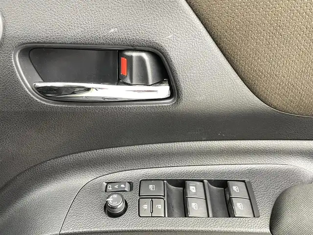 トヨタ シエンタ ハイブリッド G クエロ 熊本県 2020(令2)年 4.1万km ベージュ 禁煙車　/ワンオーナー/社外ナビMDV-S707W（CD・DVD・フルセグ・BT・SD・ipod）　/社外前後ドライブレコーダー（ZDRー０１５）　/バックカメラ　/クルーズコントロール/両側パワースライドドア　/ビルトインＥＴＣ　/前席シートヒーター　/ステアリングヒーター　/衝突軽減ブレーキ　/レーンキープアシスト　/レーンデェパーチャアラート/駐車時支援パーキングサポートシステム/先行車発進お知らせ機能/横滑り防止/前後クリアランスソナー/ハーフレザーシート/純正フロアマット/オートライト/LEDヘッドライト/オートマチックハイビーム/フォグランプ/スマートキー/プッシュスタート/スペアキー1本/保証書/取扱説明書