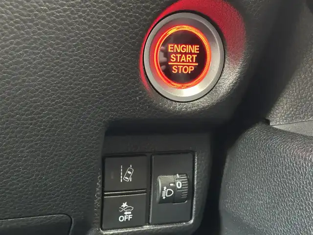 ホンダ Ｎ ＢＯＸ カスタム L 福岡県 2021(令3)年 5万km プラチナホワイトパール ホンダセンシング/アダプティブクルーズコントロール/レーンキープアシスト/片側パワースライドドア/gathersナビ/フルセグTV/バックカメラ/Bluetooth/前席シートヒーター/LEDヘッドライト/純正14インチアルミホイール/ETC/取扱説明書/保証書