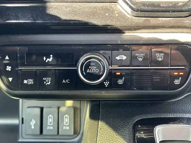 ホンダ Ｎ ＢＯＸ カスタム L 福岡県 2021(令3)年 5万km プラチナホワイトパール ホンダセンシング/アダプティブクルーズコントロール/レーンキープアシスト/片側パワースライドドア/gathersナビ/フルセグTV/バックカメラ/Bluetooth/前席シートヒーター/LEDヘッドライト/純正14インチアルミホイール/ETC/取扱説明書/保証書