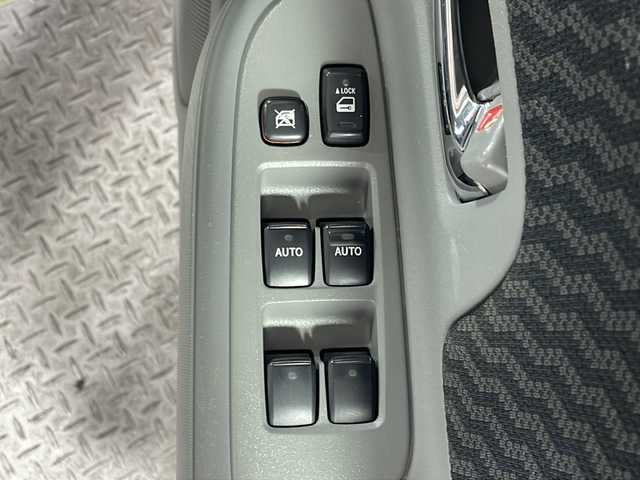 トヨタ シエンタ X LTD 沖縄県 2009(平21)年 8.6万km ライトグリーンメタリック 禁煙車　/７人乗り　/社外ディスプレイオーディオ/（ＢＴ，ＣＤ，ＵＳＢ，ＡｐｐｌｅＣａｒＰｌａｙ）　/バックカメラ　/片側パワースライドドア　/ドライブレコーダー　/ＥＴＣ/純正フロアマット　/電動格納ミラー　/ヘッドライトレベライザー