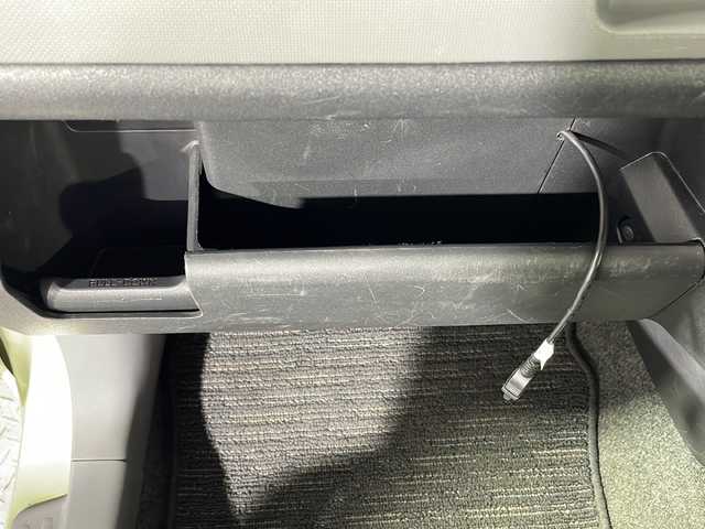 トヨタ シエンタ X LTD 沖縄県 2009(平21)年 8.6万km ライトグリーンメタリック 禁煙車　/７人乗り　/社外ディスプレイオーディオ/（ＢＴ，ＣＤ，ＵＳＢ，ＡｐｐｌｅＣａｒＰｌａｙ）　/バックカメラ　/片側パワースライドドア　/ドライブレコーダー　/ＥＴＣ/純正フロアマット　/電動格納ミラー　/ヘッドライトレベライザー