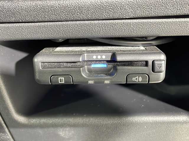 トヨタ シエンタ X LTD 沖縄県 2009(平21)年 8.6万km ライトグリーンメタリック 禁煙車　/７人乗り　/社外ディスプレイオーディオ/（ＢＴ，ＣＤ，ＵＳＢ，ＡｐｐｌｅＣａｒＰｌａｙ）　/バックカメラ　/片側パワースライドドア　/ドライブレコーダー　/ＥＴＣ/純正フロアマット　/電動格納ミラー　/ヘッドライトレベライザー