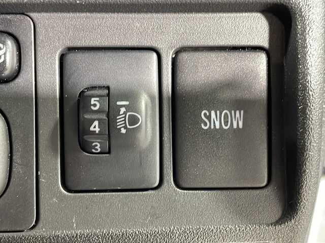 トヨタ シエンタ X LTD 沖縄県 2009(平21)年 8.6万km ライトグリーンメタリック 禁煙車　/７人乗り　/社外ディスプレイオーディオ/（ＢＴ，ＣＤ，ＵＳＢ，ＡｐｐｌｅＣａｒＰｌａｙ）　/バックカメラ　/片側パワースライドドア　/ドライブレコーダー　/ＥＴＣ/純正フロアマット　/電動格納ミラー　/ヘッドライトレベライザー