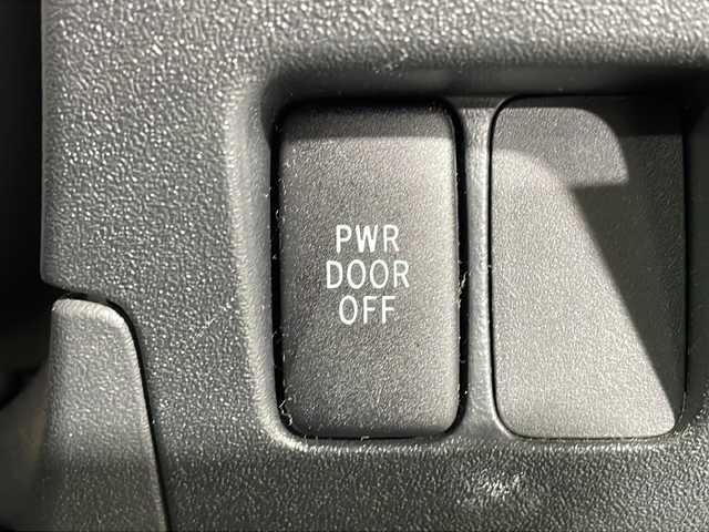 トヨタ シエンタ X LTD 沖縄県 2009(平21)年 8.6万km ライトグリーンメタリック 禁煙車　/７人乗り　/社外ディスプレイオーディオ/（ＢＴ，ＣＤ，ＵＳＢ，ＡｐｐｌｅＣａｒＰｌａｙ）　/バックカメラ　/片側パワースライドドア　/ドライブレコーダー　/ＥＴＣ/純正フロアマット　/電動格納ミラー　/ヘッドライトレベライザー