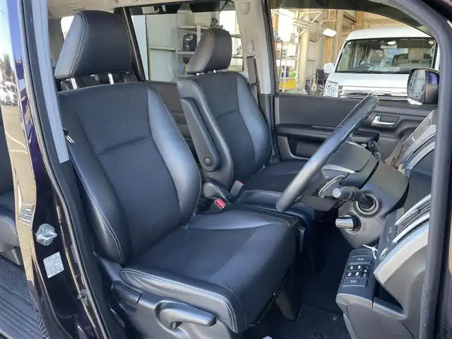 ホンダ ステップワゴン スパーダ Z クールスピリット 東京都 2014(平26)年 5.4万km プレミアムコスミックバイオレットパール 純正ナビ/バックカメラ/フルセグTV/ETC/前方ドライブレコーダー/横滑り防止装置/純正フロアマット/純正サイドバイザー/両側電動スライドドア/オートライト/パドルシフト/スマートキー