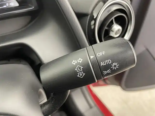 マツダ デミオ 13S ツーリング 富山県 2017(平29)年 4.6万km ソウルレッドプレミアムメタリック 純正ナビ/（AM/FM/CD/TV/DVD/BT)/フルセグテレビ/Bluetooth/レーダークルーズコントロール/リアパーキングセンサー/アイドリングストップ/前席シートヒーター/USB端子×2/AUX端子/純正フロアマット/プッシュスタート/スマートキー×2/オートライト/アダプティブLEDヘッドライト/車線逸脱警報システム/横滑り防止装置/ETC/ABS