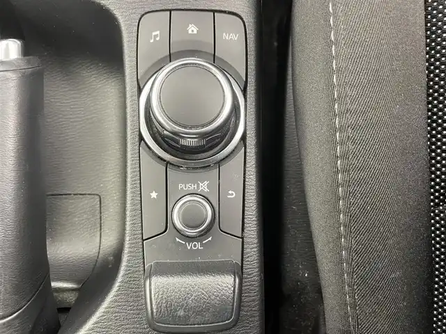 マツダ デミオ 13S ツーリング 富山県 2017(平29)年 4.6万km ソウルレッドプレミアムメタリック 純正ナビ/（AM/FM/CD/TV/DVD/BT)/フルセグテレビ/Bluetooth/レーダークルーズコントロール/リアパーキングセンサー/アイドリングストップ/前席シートヒーター/USB端子×2/AUX端子/純正フロアマット/プッシュスタート/スマートキー×2/オートライト/アダプティブLEDヘッドライト/車線逸脱警報システム/横滑り防止装置/ETC/ABS