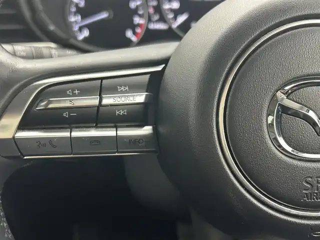 マツダ ＣＸ－３０ 20S Lパッケージ 熊本県 2021(令3)年 4.4万km スノーフレイクホワイトパールマイカ 禁煙車　/ワンオーナー　/ＢＯＳＥサウンド　/純正ナビ（ＣＤ・ＤＶＤ・フルセグ・ＢＴ・ＳＤ・ＵＳＢ・HDMI）/アラウンドビューモニター　/前方ドライブレコーダー　/アダブティブクルーズコントロール/ＥＴＣ　/衝突軽減ブレーキ/レーンキープアシスト/横滑り防止/ブラインドスポットモニター/前後クリアランスソナー　/前席シートヒーター/ステアリングヒーター/運転席パワーシート/シートメモリー/ヘッドアップディスプレイ/パワーバックドア/ハーフレザーシート/純正フロアマット/純正１８インチAW/オートライト/オートマチックハイビーム/LEDヘッドライト/スマートキー/プッシュスタート/スペアキー1本/保証書/取扱説明書