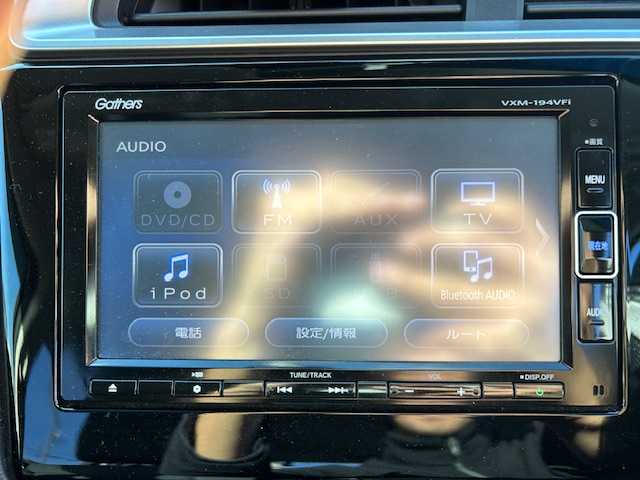 ホンダ フィット 13G L ホンダセンシング 岡山県 2019(平31)年 3.8万km パール 純正 SDナビ/(CD/DVD/BT/フルセグTV)/バックカメラ/衝突被害軽減システム/車線逸脱警報/クルーズコントロール/横滑り防止装置/ETC/ドライブレコーダー/アイドリングストップ/LEDヘッドライト/フォグランプ/オートライト/ウィンカーミラー/電動格納ミラー/純正アルミホイール/プッシュスタート/スマートキー/フロアマット/ドアバイザー