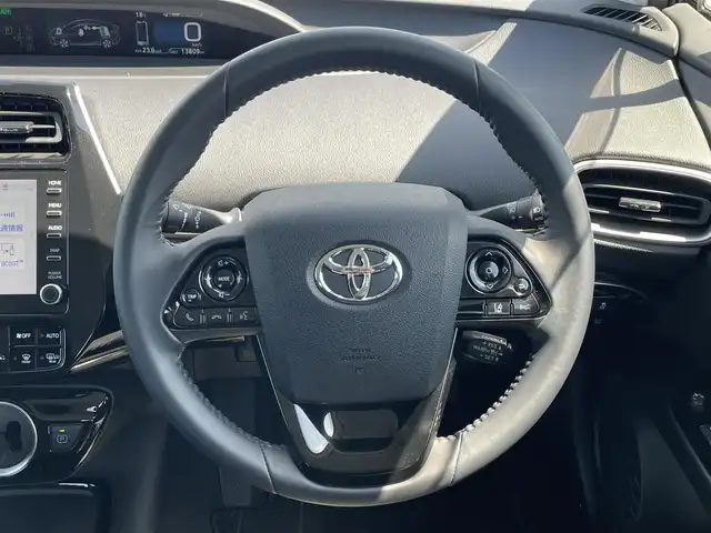 トヨタ プリウス ＰＨＶ S セーフティパッケージ 滋賀県 2022(令4)年 1.4万km アティチュードブラックマイカ ワンオーナー/純正ナビ/・Bluetooth/・カープレイ/ETC2.0/前後ドラレコ/LEDヘッドライト/オートハイビーム/フォグ/革ステアリングリモコン/レーダークルーズコントロール/セーフティーセンス/パノラミックビューモニター/オートリトラミラー/ブラインドスポット/100V充電/USB/充電ケーブル