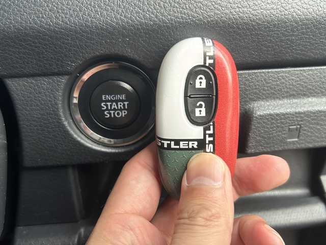 スズキ ハスラー Jスタイル 宮崎県 2015(平27)年 8.1万km ブルーイッシュブラックパール 社外ナビ/(Bluetooth、フルセグTV)/バックカメラ/シートヒーターD席+N席/ETC/ステアリングスイッチ/純正ドアバイザー/純正ラバーフロアマット