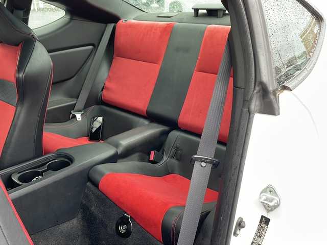 トヨタ ８６ GT リミテッド 愛知県 2013(平25)年 14.6万km サテンホワイトパール (株)IDOMが運営する【じしゃロン名古屋鳴海店】の自社ローン専用車両になりますこちらは現金またはオートローンご利用時の価格です。自社ローンご希望の方は別途その旨お申付け下さい/禁煙車/ワンオーナー/６MT/純正ナビ(AM.FM.CD.DVD.Bluetooth.TV)/シートヒーター【D/N席】/ハーフレザー/純正フロアマット/エンジンスタートボタン/スペアキー1本/横滑り防止装置/純正AW17インチスタッドレスタイヤ積込
