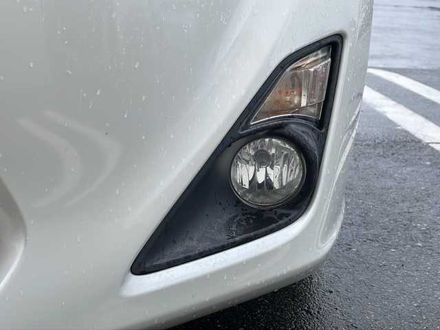 トヨタ ８６ GT リミテッド 愛知県 2013(平25)年 14.6万km サテンホワイトパール (株)IDOMが運営する【じしゃロン名古屋鳴海店】の自社ローン専用車両になりますこちらは現金またはオートローンご利用時の価格です。自社ローンご希望の方は別途その旨お申付け下さい/禁煙車/ワンオーナー/６MT/純正ナビ(AM.FM.CD.DVD.Bluetooth.TV)/シートヒーター【D/N席】/ハーフレザー/純正フロアマット/エンジンスタートボタン/スペアキー1本/横滑り防止装置/純正AW17インチスタッドレスタイヤ積込
