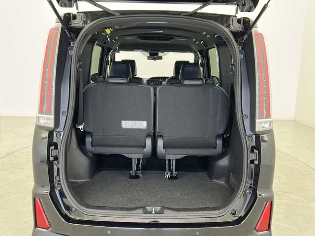 トヨタ ノア Si ダブルバイビーⅡ 宮城県 2020(令2)年 1.8万km ブラック Toyota Safety Sense /・プリクラッシュセーフティ/・レーンディパーチャーアラート/・オートマチックハイビーム/・クリアランスソナー/クルーズコントロール/バックカメラ/純正ナビ/・BT.CD.DVD.SD/フルセグTV/両側パワースライドドア/ステアリングスイッチ/革巻ステアリング/LEDヘッドライト/LEDフォグランプ/ビルトインETC/横滑り防止装置/アイドリングストップ/プッシュスタート/スマートキー/ロールサンシェード/シートバックテーブル/純正16inAW/純正フロアマット