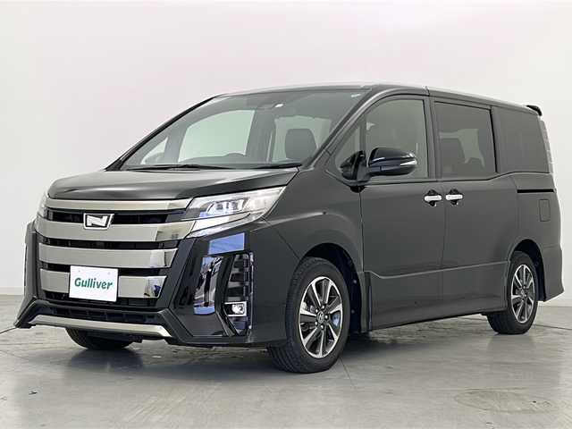 トヨタ ノア Si ダブルバイビーⅡ 宮城県 2020(令2)年 1.8万km ブラック Toyota Safety Sense /・プリクラッシュセーフティ/・レーンディパーチャーアラート/・オートマチックハイビーム/・クリアランスソナー/クルーズコントロール/バックカメラ/純正ナビ/・BT.CD.DVD.SD/フルセグTV/両側パワースライドドア/ステアリングスイッチ/革巻ステアリング/LEDヘッドライト/LEDフォグランプ/ビルトインETC/横滑り防止装置/アイドリングストップ/プッシュスタート/スマートキー/ロールサンシェード/シートバックテーブル/純正16inAW/純正フロアマット