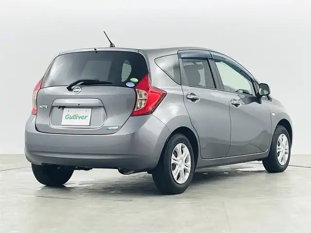 日産 ノート X DIG－S 福島県 2013(平25)年 4.3万km ダークメタルグレー 純正SDナビ/・型番：MP313D-W/・AM/FM/CD/DVD/BT/SD/AUX/フルセグTV/・バックカメラ/・ETC/アイドリングストップ/チルトステアリング/プッシュスタート/・スマートキー/・スペアキー/ヘッドライトリベライザー/電動格納ミラー/純正フロアマット/コーナーポール/ドアバイザー