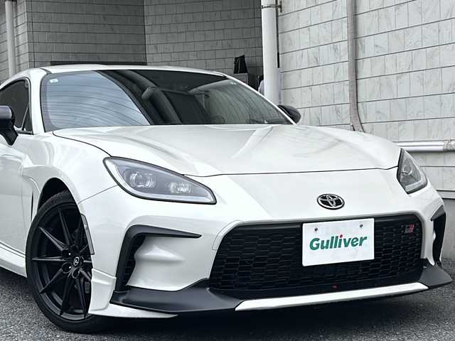 トヨタ ＧＲ８６ RZ 神奈川県 2023(令5)年 0.4万km クリスタルホワイトパール 6速MT/GRエアロ/バックカメラ/ETC/pioneerディスプレイオーディオ/前ドライブレコーダー/ハーフレザーシート/前席シートヒーター/クルーズコントロール/衝突軽減ブレーキ/コーナーセンサー/純正18インチAW/純正フロアマット/LEDライト/横滑り防止装置/BSD/SRH/オートライト/プッシュスタート/スマートキー/保証書/取扱説明書