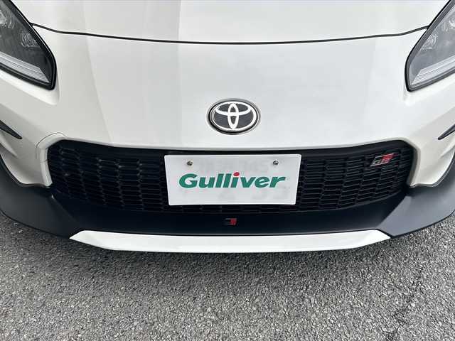 トヨタ ＧＲ８６ RZ 神奈川県 2023(令5)年 0.4万km クリスタルホワイトパール 6速MT/GRエアロ/バックカメラ/ETC/pioneerディスプレイオーディオ/前ドライブレコーダー/ハーフレザーシート/前席シートヒーター/クルーズコントロール/衝突軽減ブレーキ/コーナーセンサー/純正18インチAW/純正フロアマット/LEDライト/横滑り防止装置/BSD/SRH/オートライト/プッシュスタート/スマートキー/保証書/取扱説明書