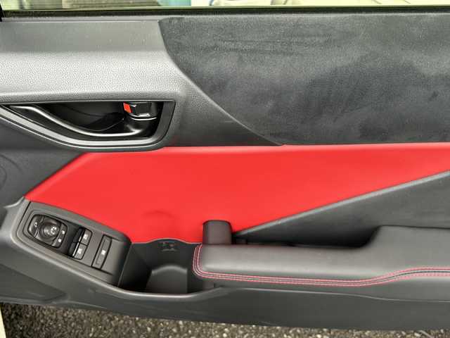 トヨタ ＧＲ８６ RZ 神奈川県 2023(令5)年 0.4万km クリスタルホワイトパール 6速MT/GRエアロ/バックカメラ/ETC/pioneerディスプレイオーディオ/前ドライブレコーダー/ハーフレザーシート/前席シートヒーター/クルーズコントロール/衝突軽減ブレーキ/コーナーセンサー/純正18インチAW/純正フロアマット/LEDライト/横滑り防止装置/BSD/SRH/オートライト/プッシュスタート/スマートキー/保証書/取扱説明書