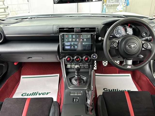 トヨタ ＧＲ８６ RZ 神奈川県 2023(令5)年 0.4万km クリスタルホワイトパール 6速MT/GRエアロ/バックカメラ/ETC/pioneerディスプレイオーディオ/前ドライブレコーダー/ハーフレザーシート/前席シートヒーター/クルーズコントロール/衝突軽減ブレーキ/コーナーセンサー/純正18インチAW/純正フロアマット/LEDライト/横滑り防止装置/BSD/SRH/オートライト/プッシュスタート/スマートキー/保証書/取扱説明書