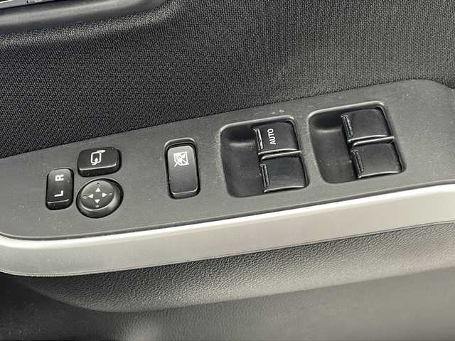 スズキ ソリオ バンディット HV MV Dカメラ ブレーキS 岐阜県 2018(平30)年 4.8万km ピュアホワイトP 社外ナビ/CD/DVD/Bluetooth/SD/バックモニター/片側パワースライドドア/デュアルセンサーブレーキサポート/シートーヒーター/コーナーセンサー/クルーズコントロール/ETC/純正ドアバイザー/純正フロアマット/純正15インチアルミホイール/スマートキー/プッシュスタート
