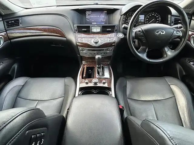 日産 フーガ 250GT 福島県 2015(平27)年 6.7万km 茶Ｍ カラー番号【CAN】プレミアムブラウンメタリック/純正ナビ/(CD/DVD/Bluetooth/フルセグTV)/アラウンドビューモニター/OP　本革パッケージ/ブラック革シート/前席シートヒーター/エアシート/OP　BOSEサラウンドサウンドシステム/全方位運転支援システム/エマージェンシーブレーキ/ディスタンスコントロールアシスト/インテリジェントクルーズコントロール/LEDオートライト/アクティブAFS/LEDフロントフォグ/ビルトインETC/インテリジェントキー/エンジンプッシュスタート/前席パワーシート/パワーオットマン(助手席)/純正フロアマット/保証書/取説/スペアキー/ドライブレコーダー